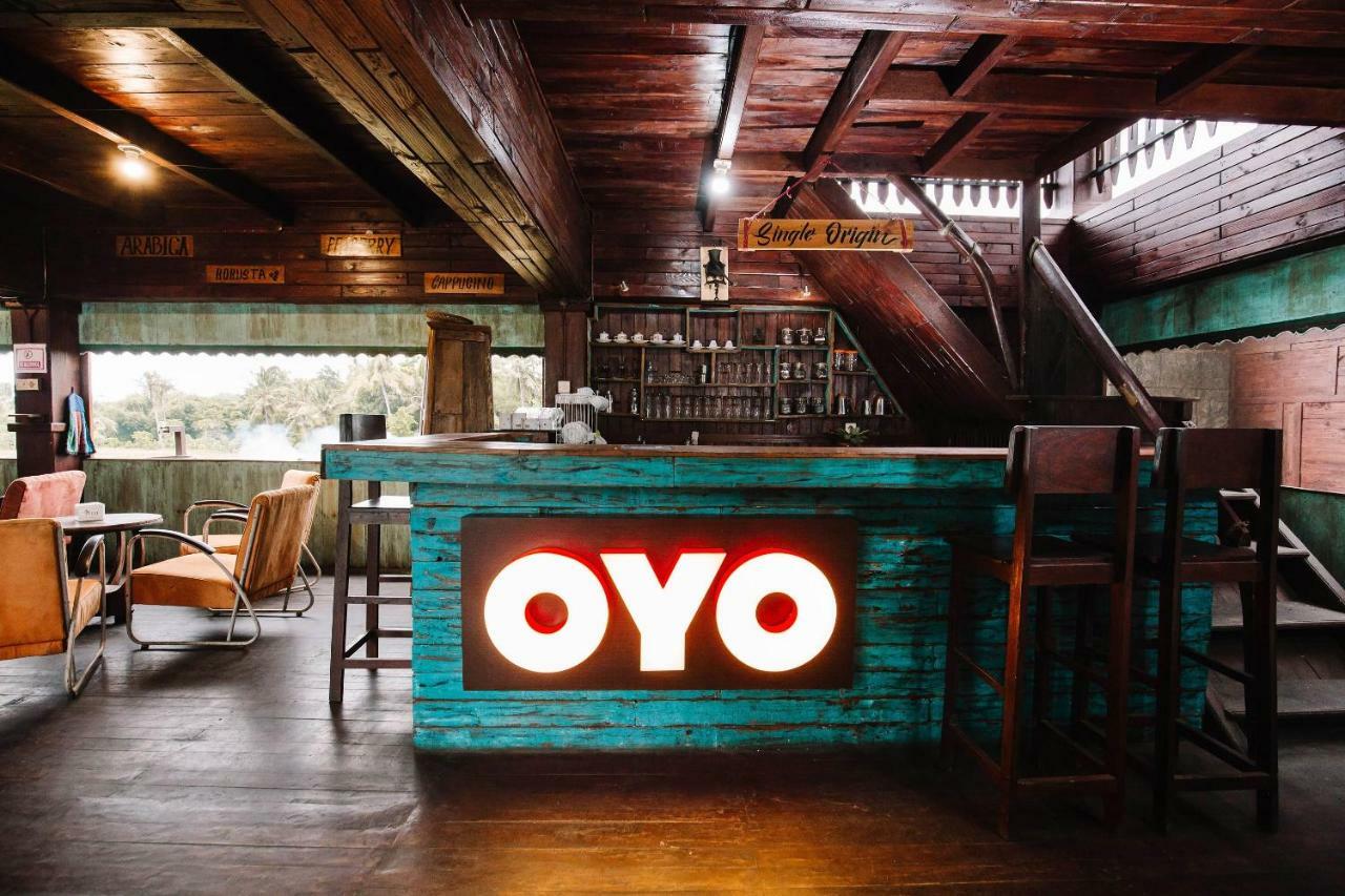 Oyo 986 オーセンティック オシング ホームステイ バニュワンギ エクステリア 写真